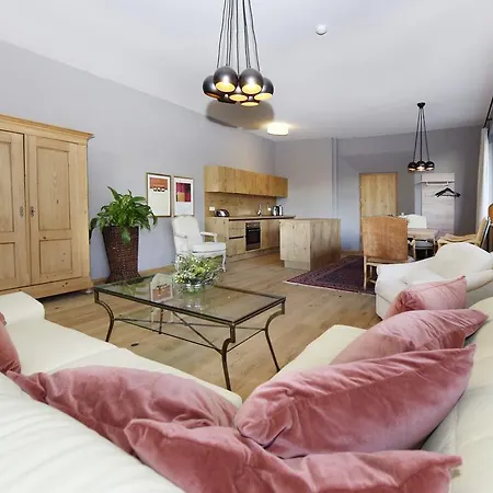 Apartament Zamang *